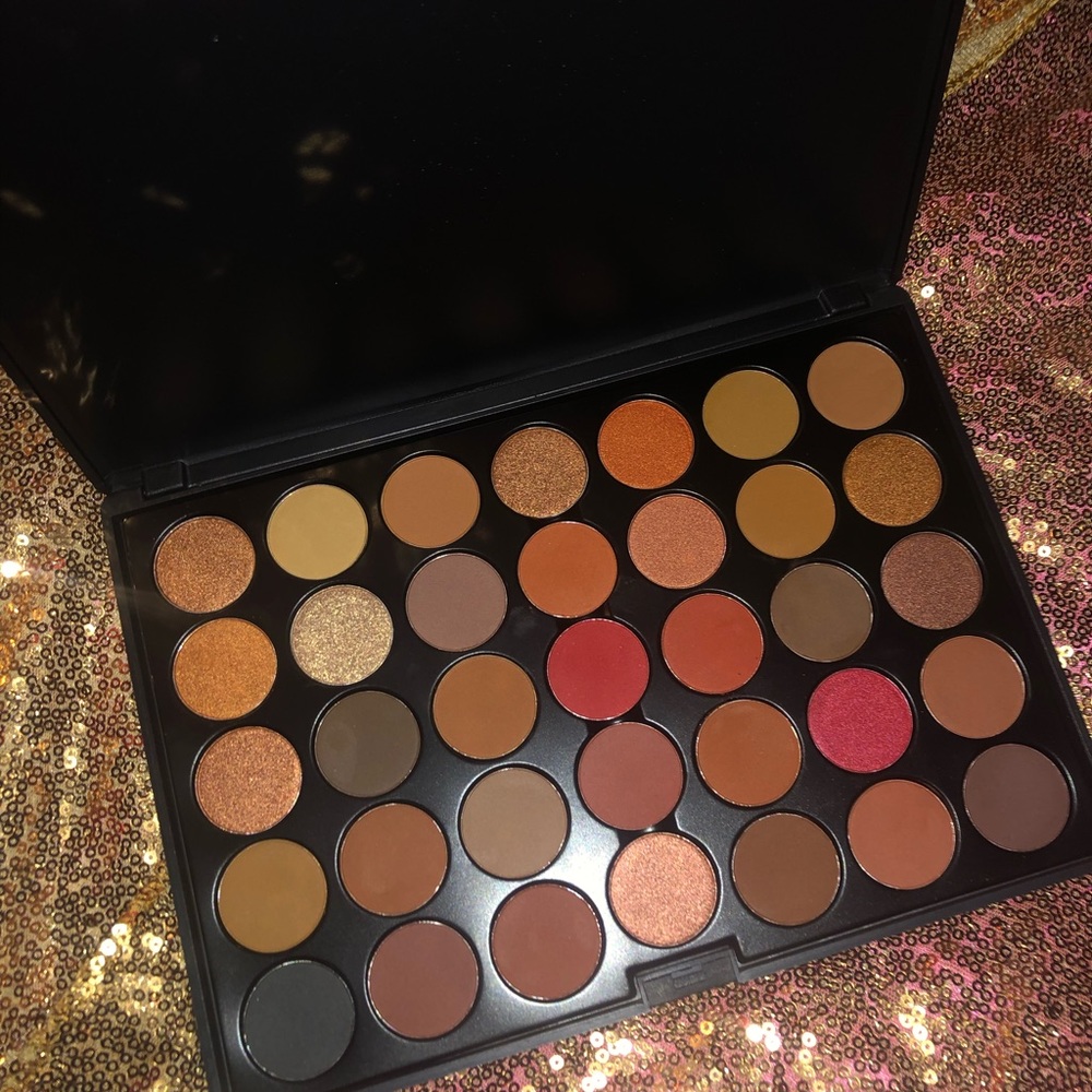 eyeshadow